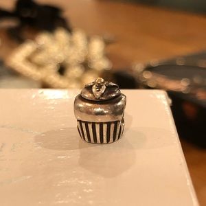 Pandora cupcake charm